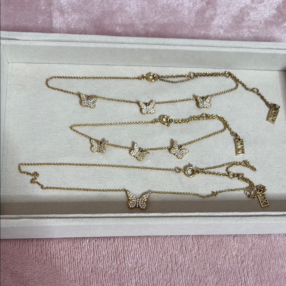 XIXI Elegant Gold Butterfly Necklace Set